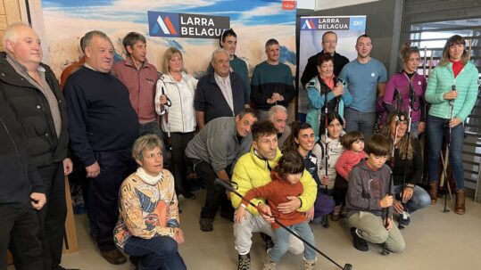 intercambio de bastones larra belagua